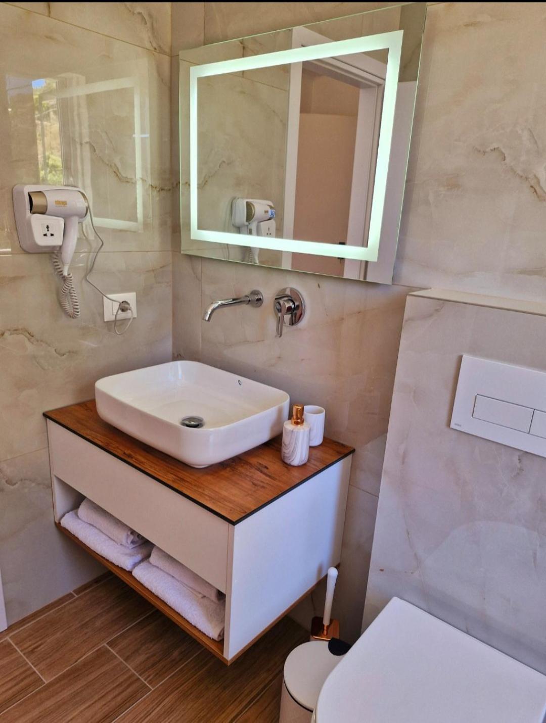 Villa Virginia Sarandë 外观 照片